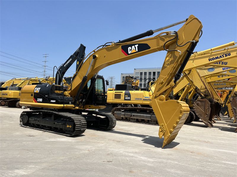 2020 Caterpillar 320D crawler excavator side view