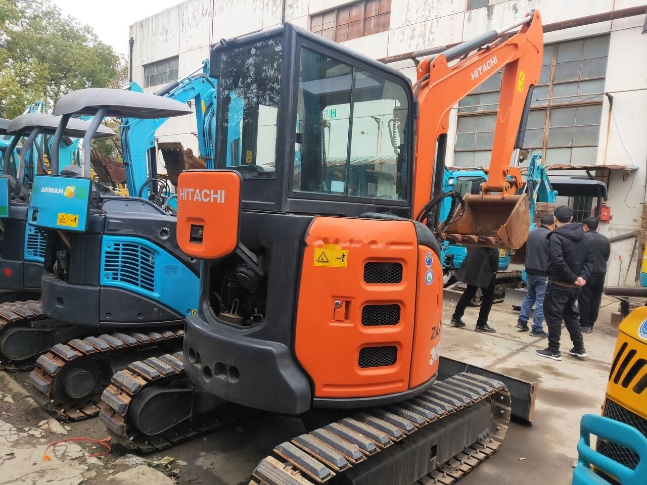 Hitachi ZX35 mini excavator, rear three-quarter view Hitachi ZX35 mini excavator, rear three-quarter view