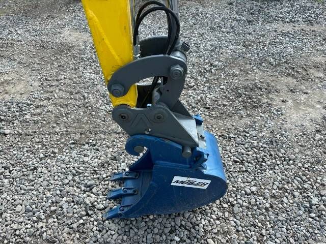 2023 Wacker Neuson ET24 VDS mini excavator bucket and quick coupler 2023 Wacker Neuson ET24 VDS mini excavator bucket and quick coupler