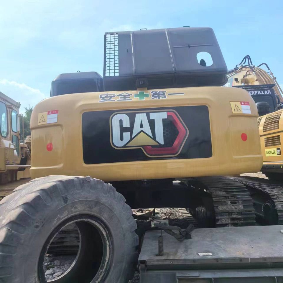 2020 Caterpillar 336D crawler excavator rear view