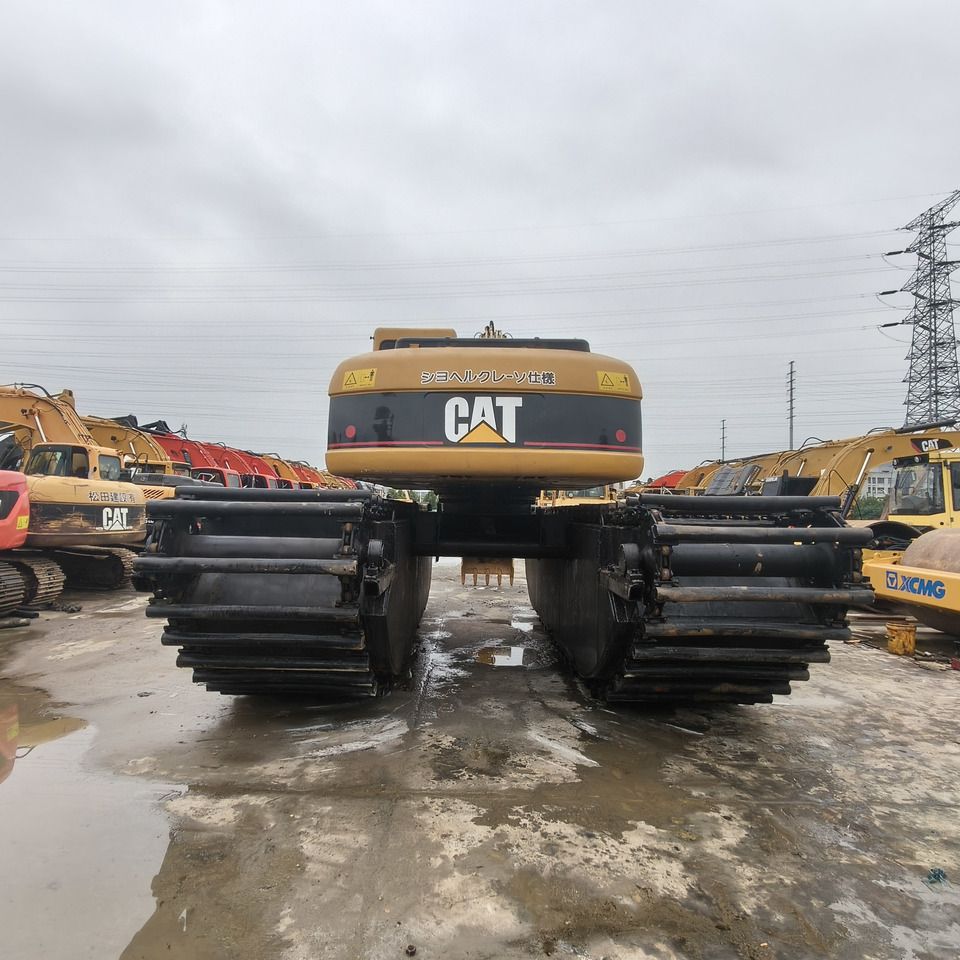 2021 Caterpillar 320C Amphibious Excavator, rear view 2021 Caterpillar 320C Amphibious Excavator, rear view