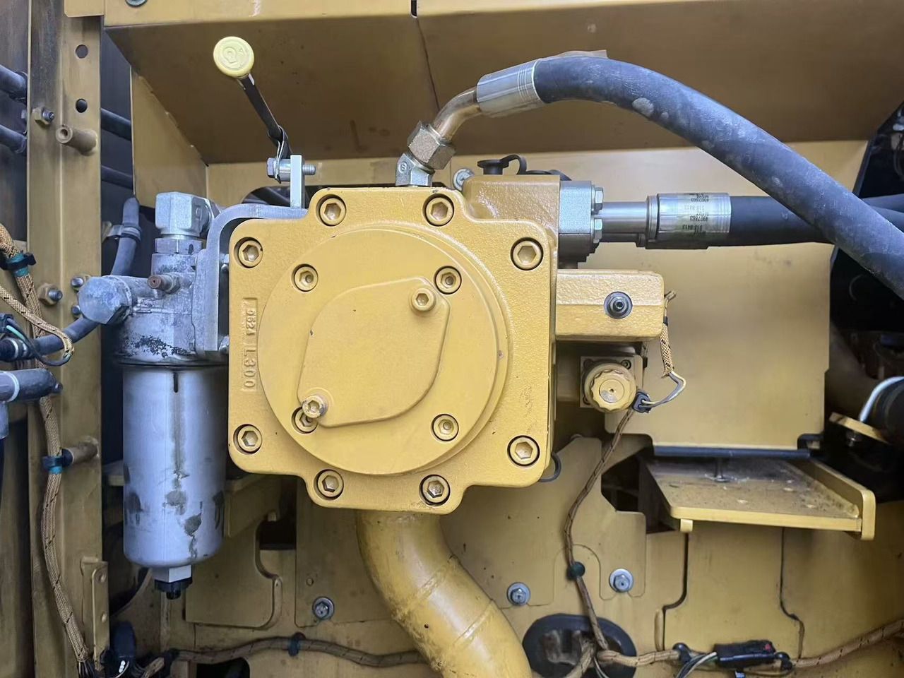 2021 Caterpillar 320GC crawler excavator hydraulic component detail