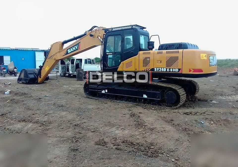 2026 Sany SY240C-9HD crawler excavator, side profile view 2026 Sany SY240C-9HD crawler excavator, side profile view