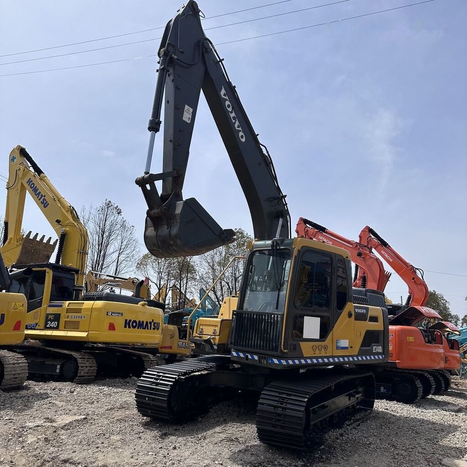 2021 Volvo EC140D crawler excavator, front three-quarter view 2021 Volvo EC140D crawler excavator, front three-quarter view