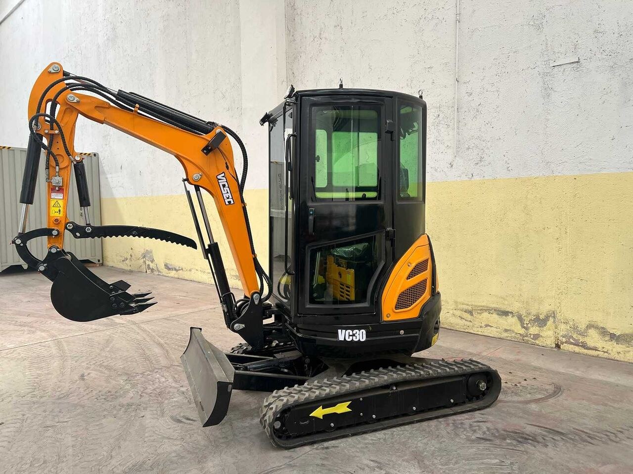 2026 Vicsec VC30C mini excavator side view