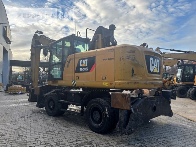 2015 Caterpillar MH3022 material handler, rear three-quarter view 2015 Caterpillar MH3022 material handler, rear three-quarter view