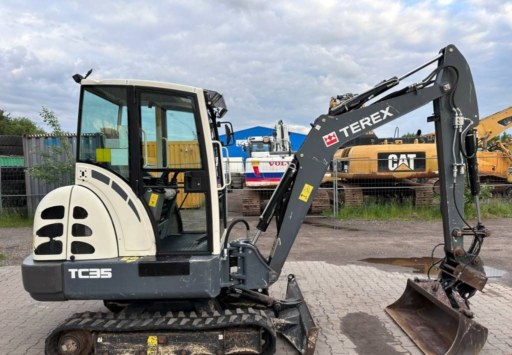 2014 Terex TC 35 mini excavator, side view 2014 Terex TC 35 mini excavator, side view
