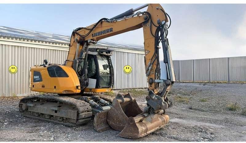 2018 Liebherr R920 K NLC crawler excavator side view