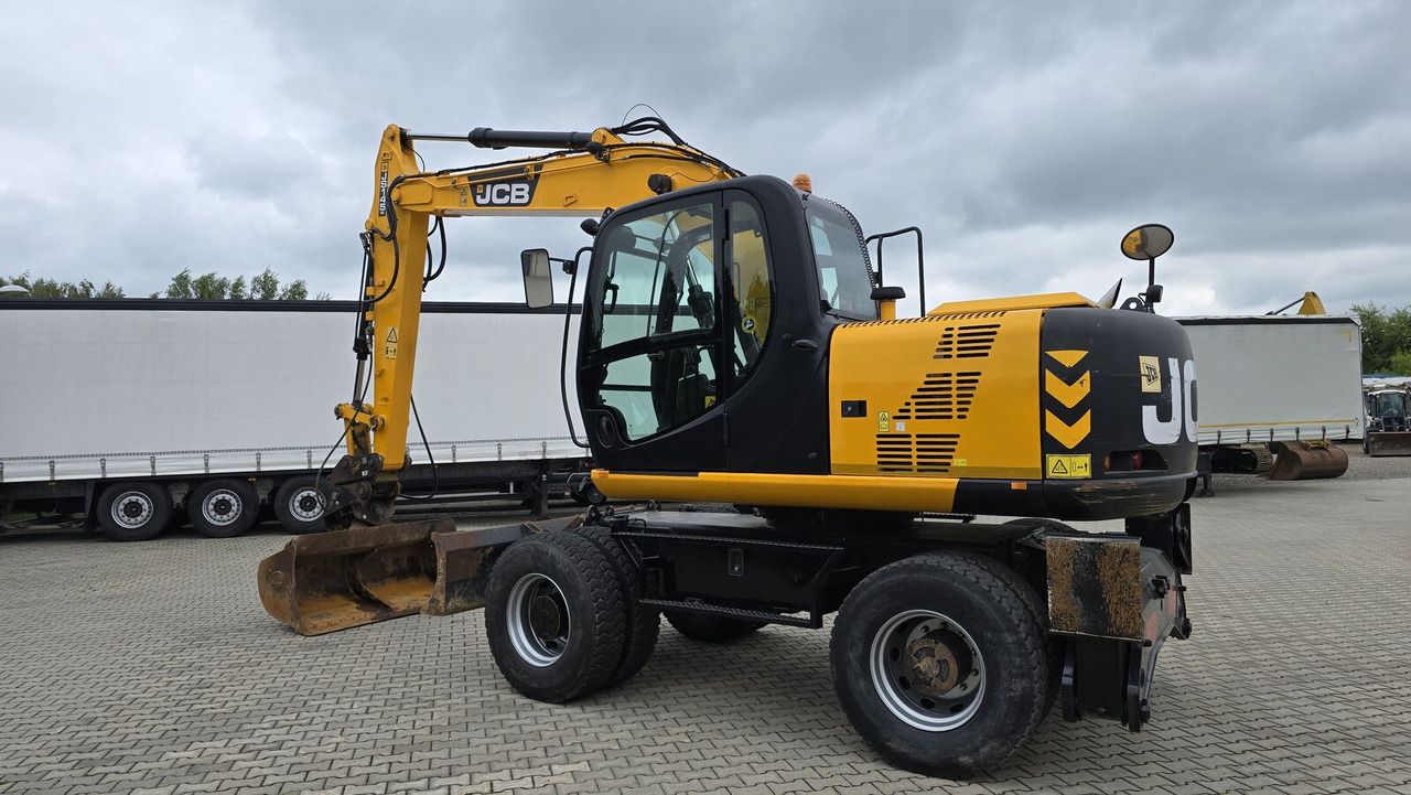 2013 JCB JS145W wheel excavator, side view