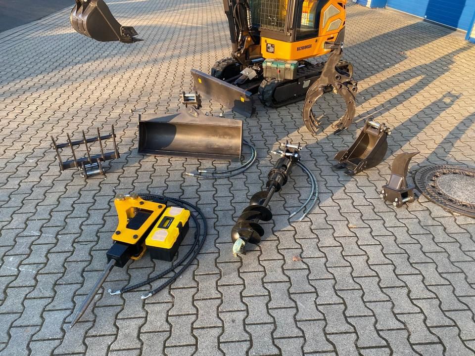 Berger Kraus BK2000NKSR mini excavator with accessory package