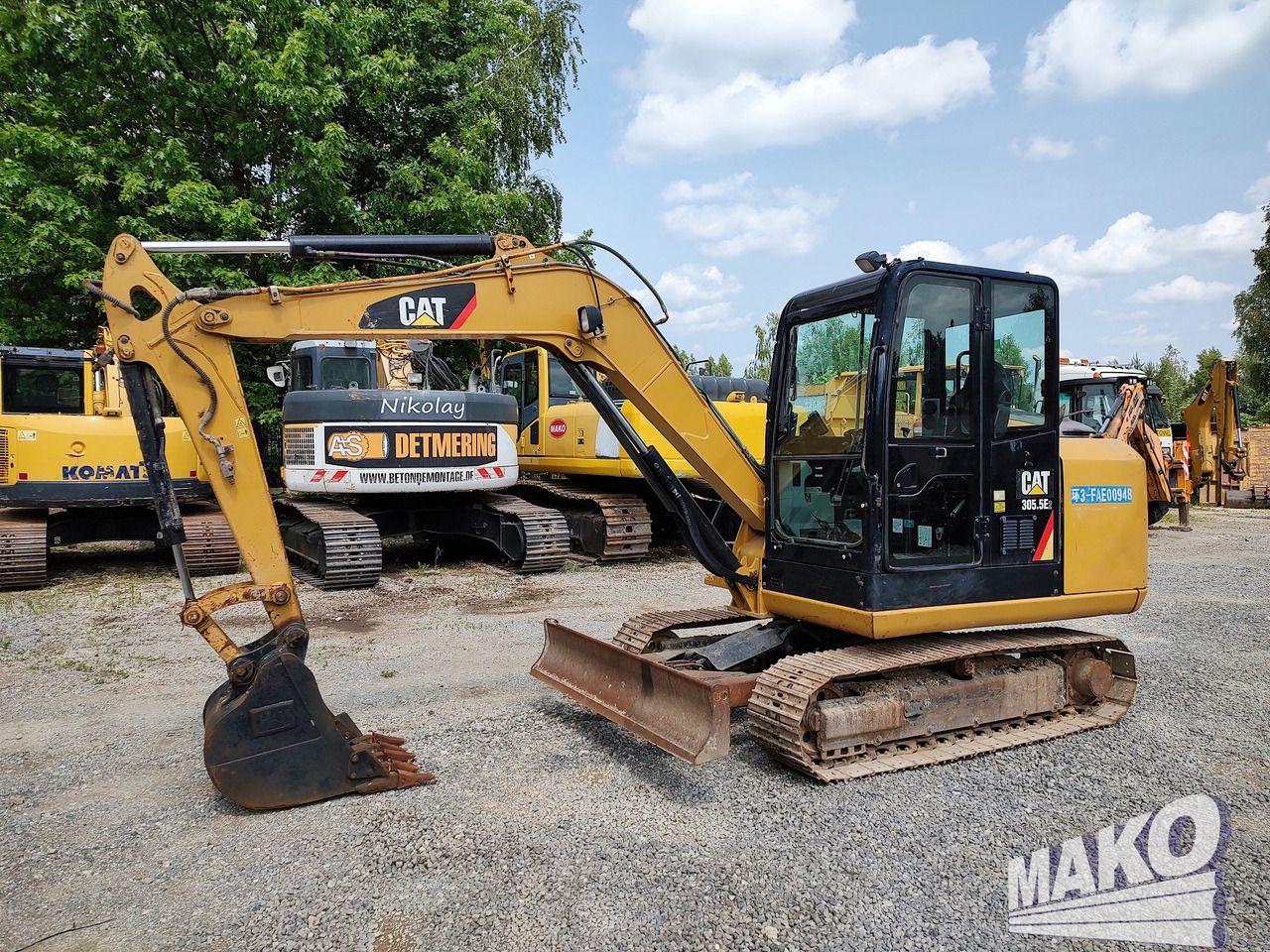 2018 Caterpillar 305.5E2 crawler excavator, side view 2018 Caterpillar 305.5E2 crawler excavator, side view
