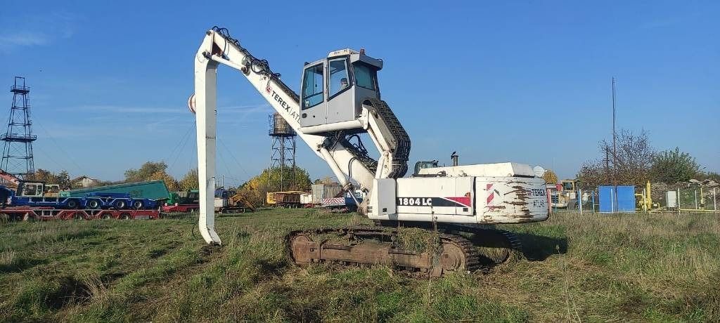 2004 Atlas 1804 LC material handler, side view 2004 Atlas 1804 LC material handler, side view