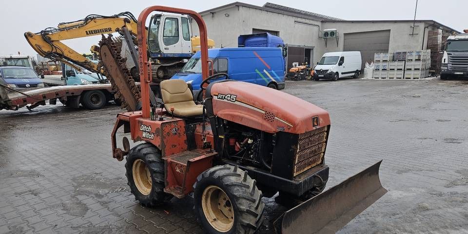 2013 Ditch Witch RT45 wheel trencher, front three-quarter view 2013 Ditch Witch RT45 wheel trencher, front three-quarter view