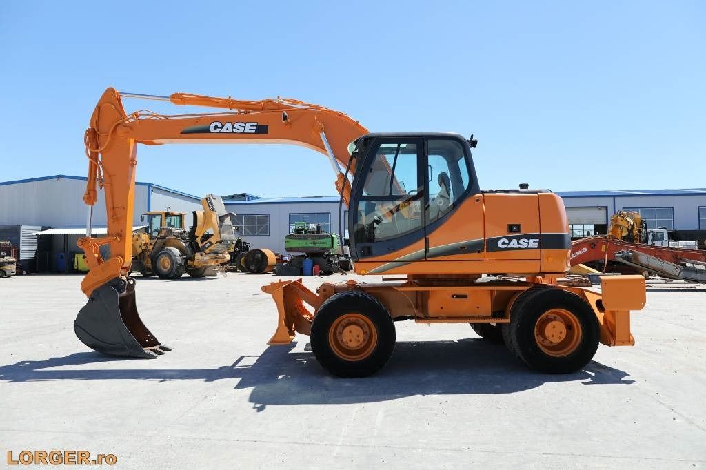 2007 CASE WX145 wheel excavator side view