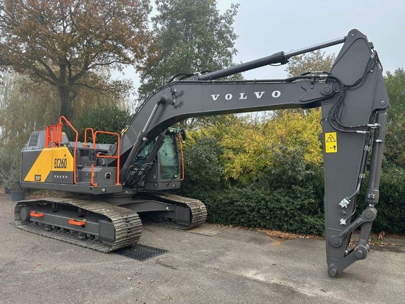 2025 Volvo EC260 crawler excavator, side view 2025 Volvo EC260 crawler excavator, side view
