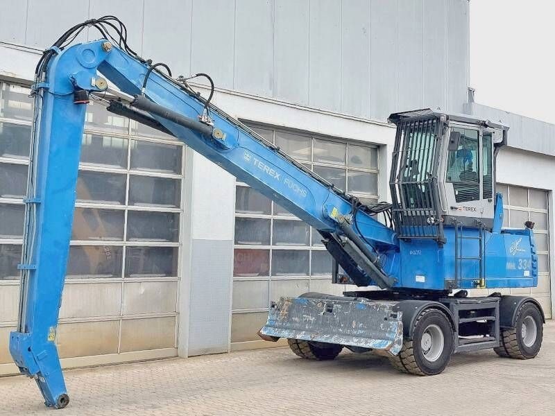 2013 Fuchs MHL 334 D material handler side view 2013 Fuchs MHL 334 D material handler side view