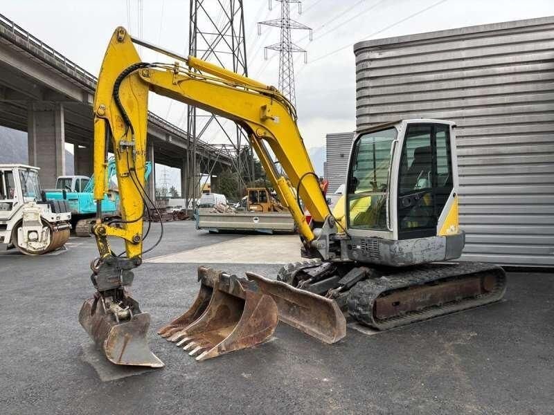 2009 IHI 80VX crawler excavator, side view 2009 IHI 80VX crawler excavator, side view