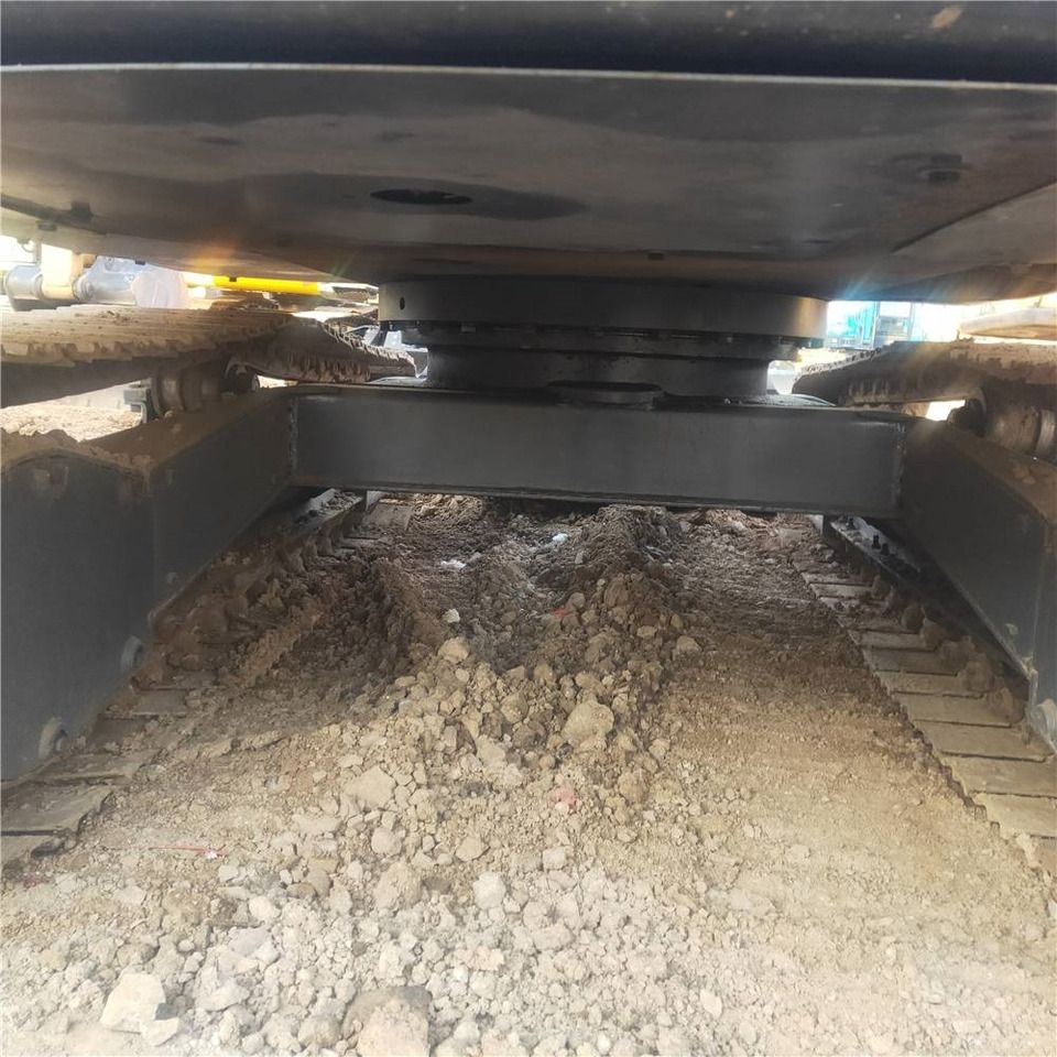 2023 Doosan DH60-7 mini excavator undercarriage view 2023 Doosan DH60-7 mini excavator undercarriage view