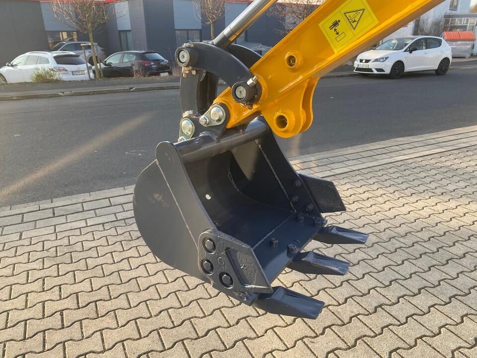 Berger Kraus BK950KS mini excavator bucket detail