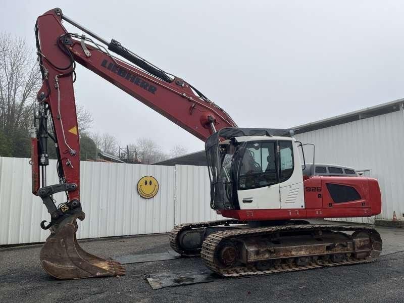 2016 Liebherr R926 LC crawler excavator side view