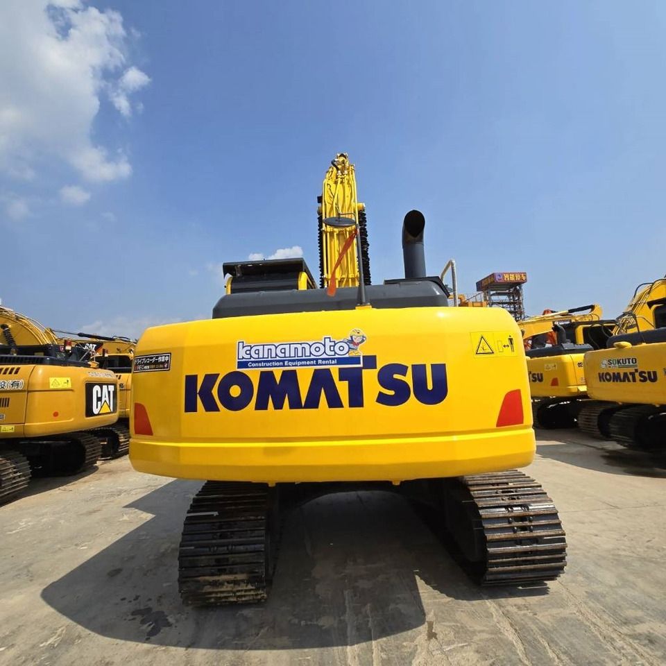 Escavadora de rastos Komatsu PC200-8 de 2023, vista traseira