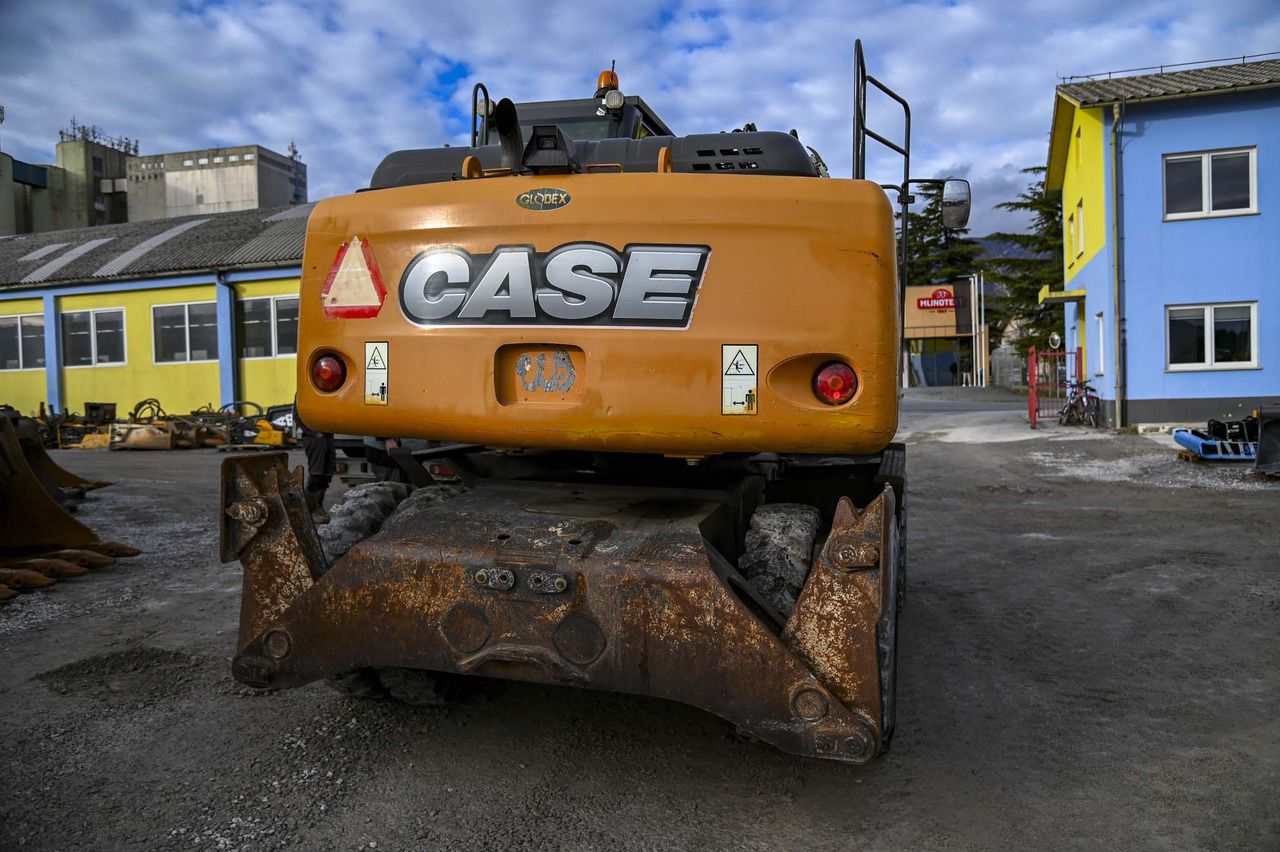 2017 CASE WX148 wheel excavator, rear view 2017 CASE WX148 wheel excavator, rear view