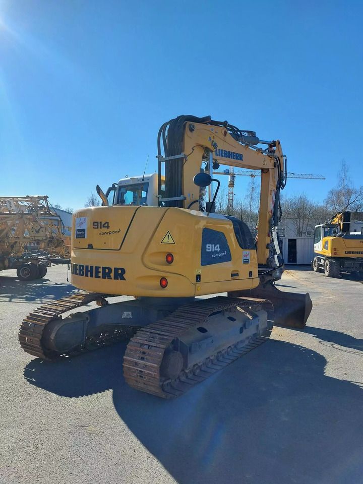 2015 Liebherr R914Compact crawler excavator, rear three-quarter view