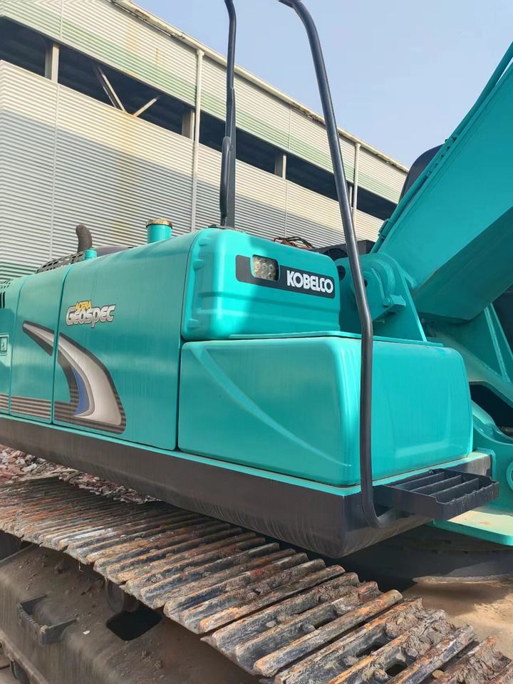 2018 Kobelco SK350LC-8 crawler excavator side view