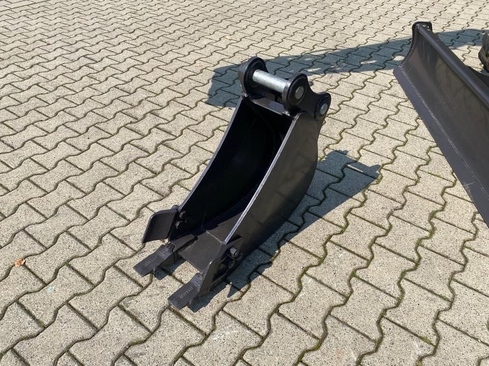 Berger Kraus BK4000KJS mini excavator digging bucket Berger Kraus BK4000KJS mini excavator digging bucket