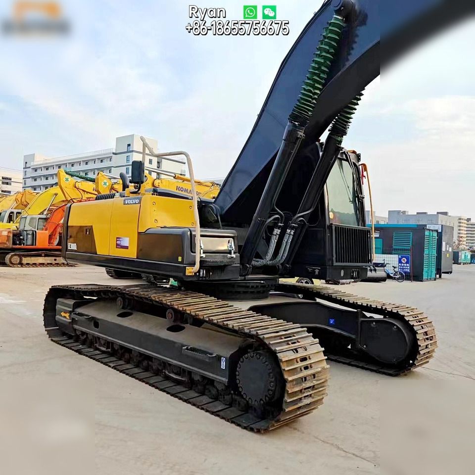 2021 Volvo EC300DL crawler excavator, rear three-quarter view 2021 Volvo EC300DL crawler excavator, rear three-quarter view