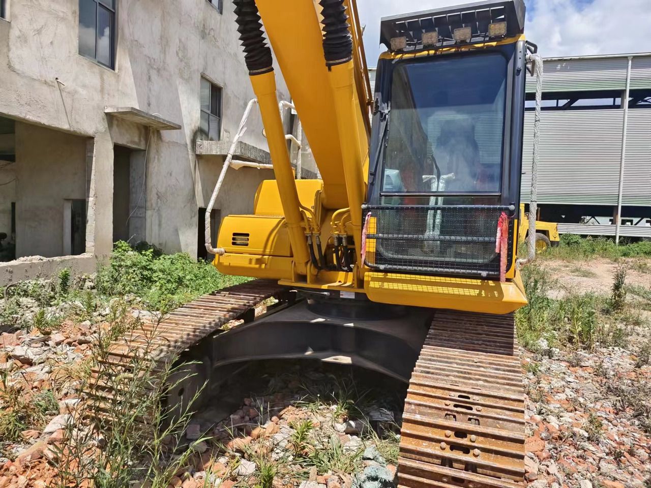 2023 Komatsu PC200-7 crawler excavator, front three-quarter view 2023 Komatsu PC200-7 crawler excavator, front three-quarter view