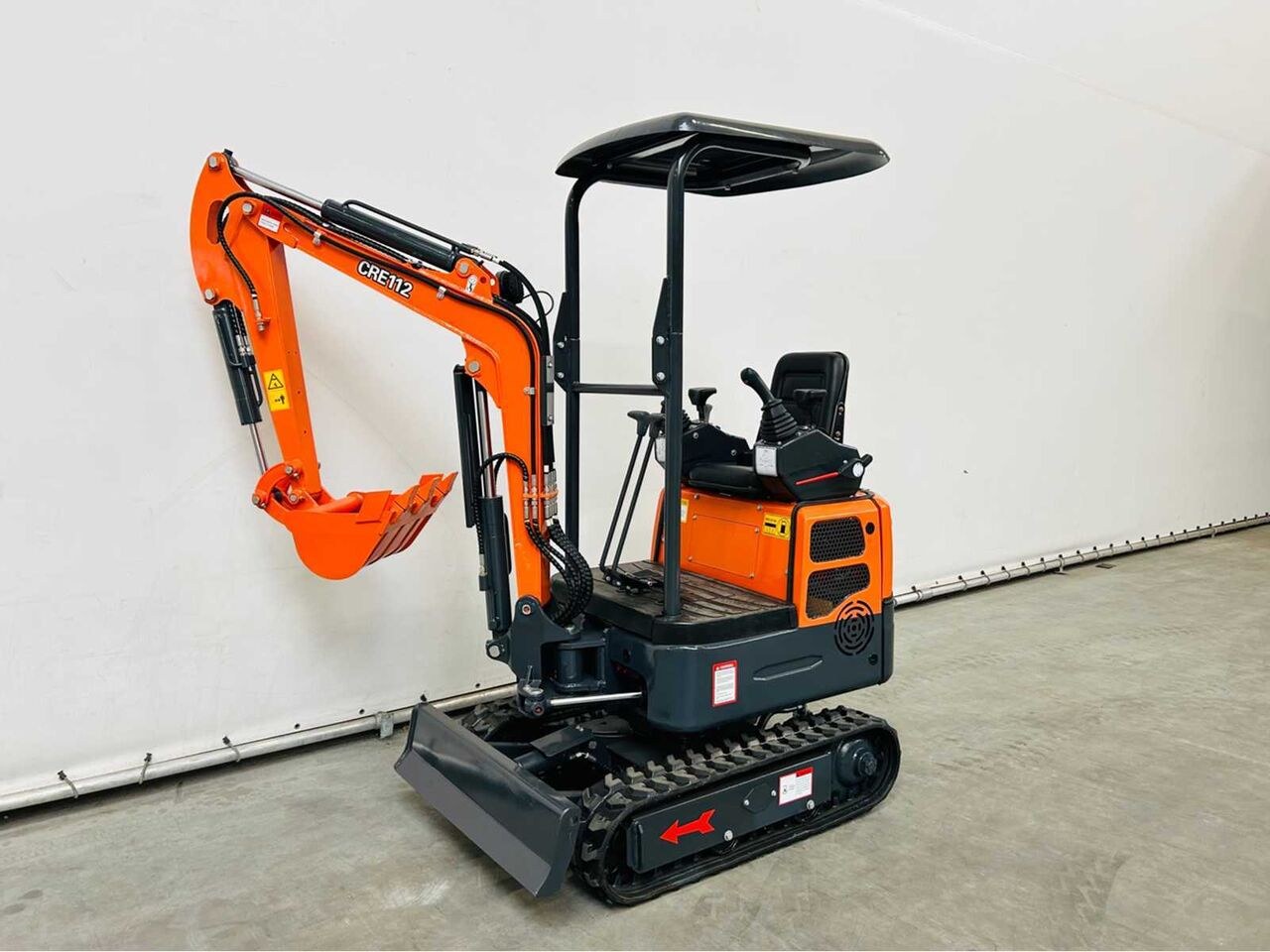 2025 RTE CRE112 mini excavator, front three-quarter view