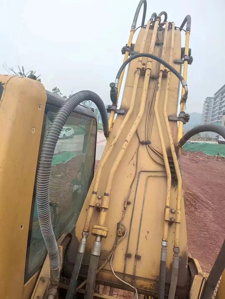 2022 Caterpillar 325C crawler excavator boom and cab view 2022 Caterpillar 325C crawler excavator boom and cab view