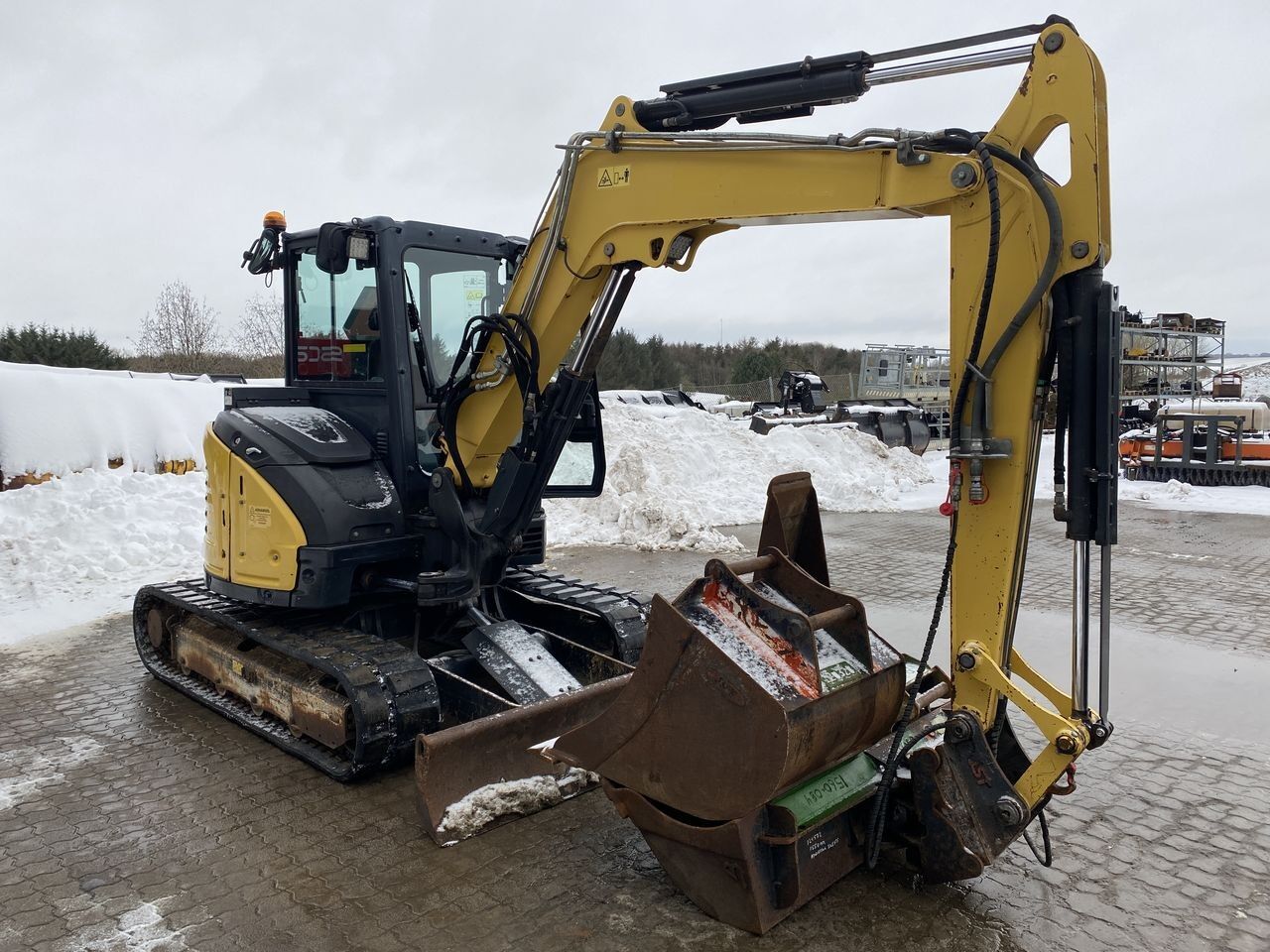 2017 Yanmar VIO50-6 mini excavator, side profile view 2017 Yanmar VIO50-6 mini excavator, side profile view