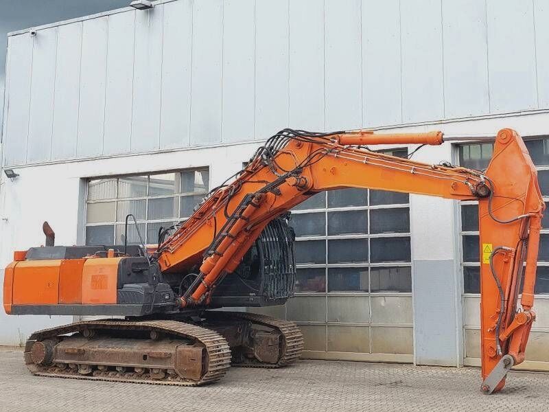 2014 Hitachi KMC350-5 demolition excavator, side view 2014 Hitachi KMC350-5 demolition excavator, side view