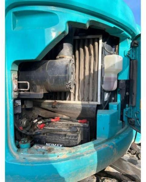 2016 Kobelco SK140SRLC-5 crawler excavator engine compartment view 2016 Kobelco SK140SRLC-5 crawler excavator engine compartment view