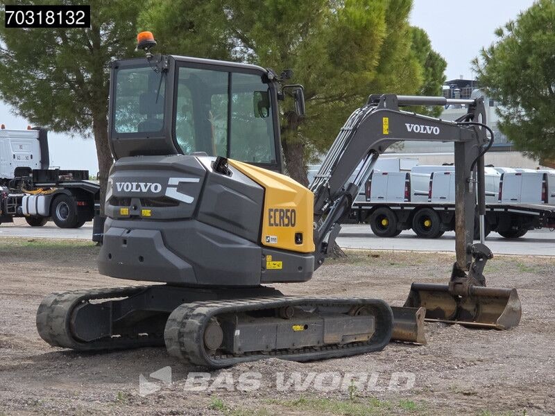 2021 Volvo ECR50F mini excavator, side view 2021 Volvo ECR50F mini excavator, side view