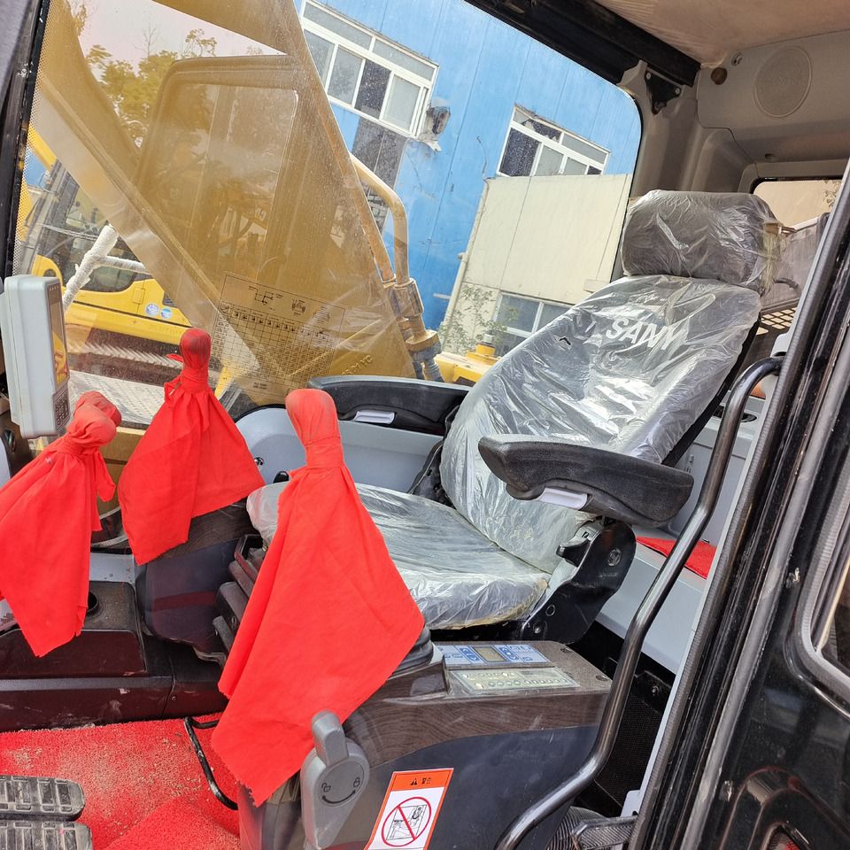 2024 Sany 305H crawler excavator interior view