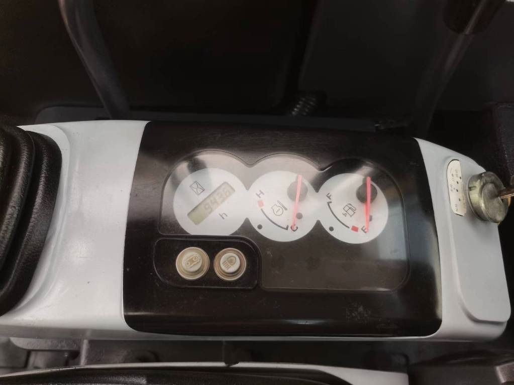 2024 Komatsu PC35 mini excavator instrument cluster view 2024 Komatsu PC35 mini excavator instrument cluster view
