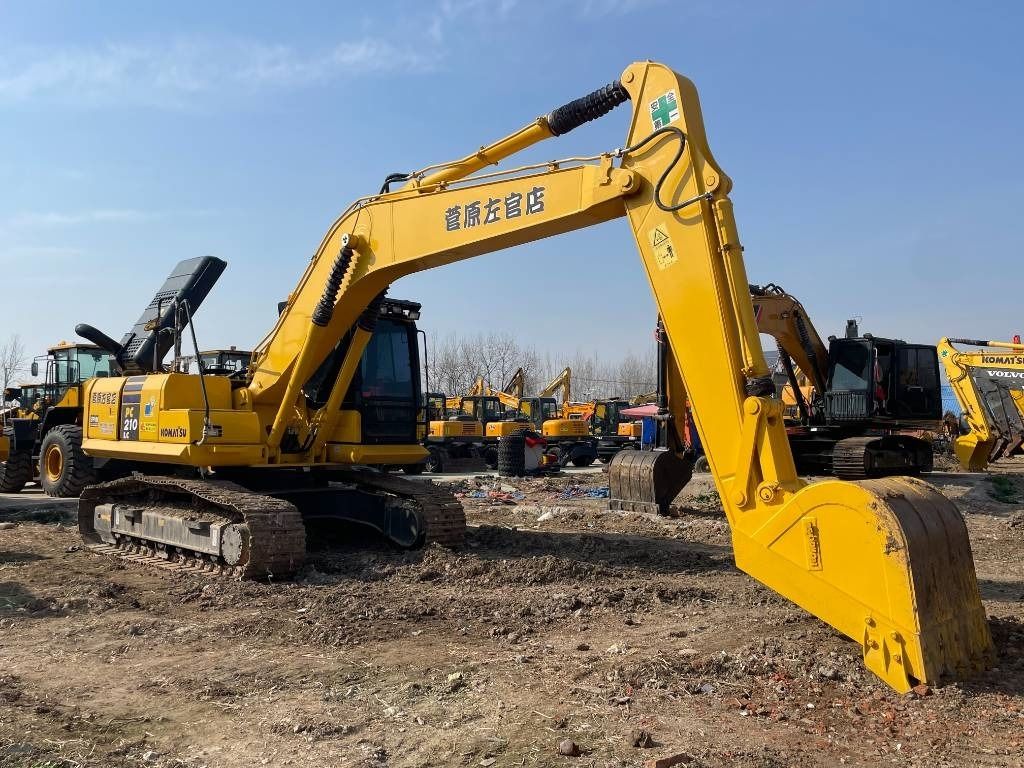 2024 Komatsu PC210 LC crawler excavator, side view 2024 Komatsu PC210 LC crawler excavator, side view