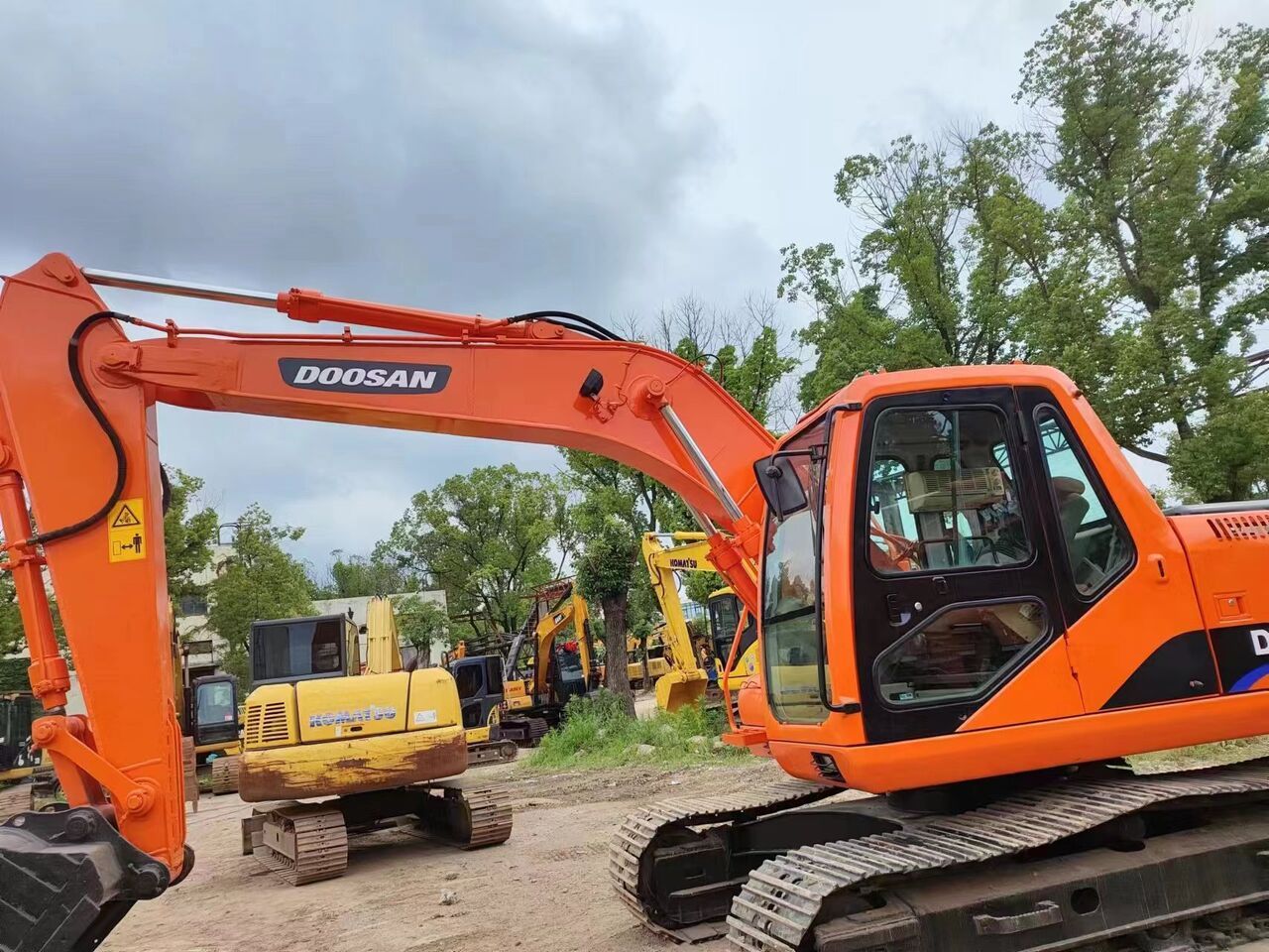 2023 Doosan DH150LC-7 crawler excavator, side profile view 2023 Doosan DH150LC-7 crawler excavator, side profile view