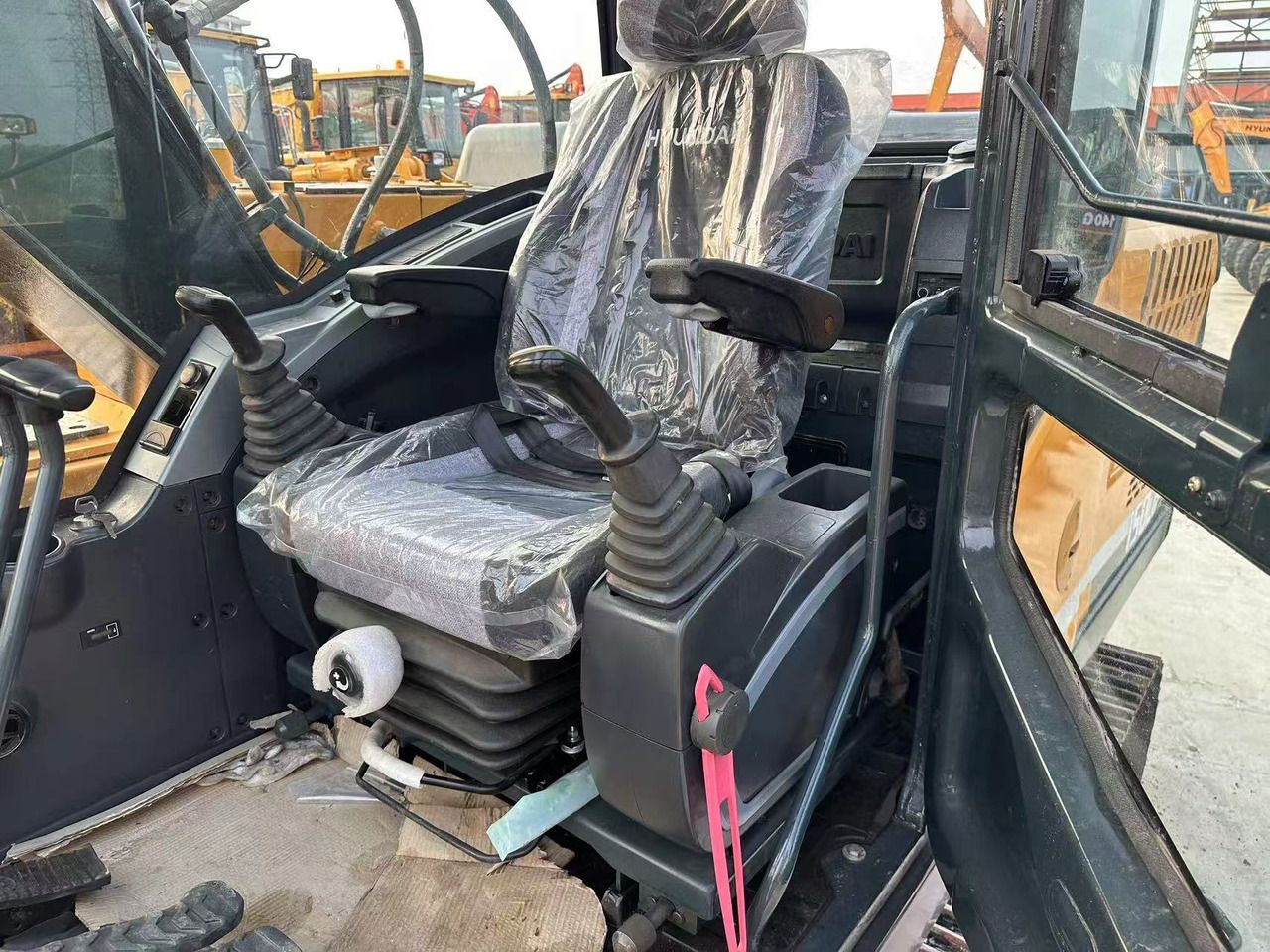 2022 Hyundai R150LC-9S excavator interior cab view