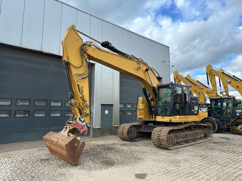2016 Caterpillar 335FLCR crawler excavator, side view