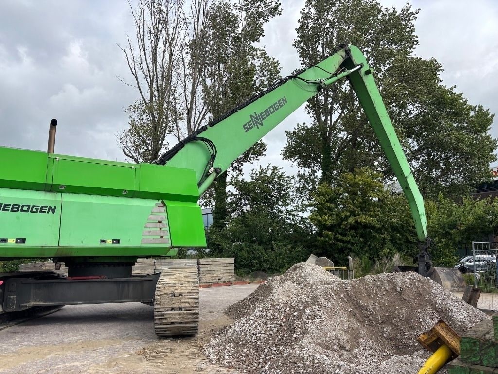 2012 Sennebogen 850R material handler side view 2012 Sennebogen 850R material handler side view