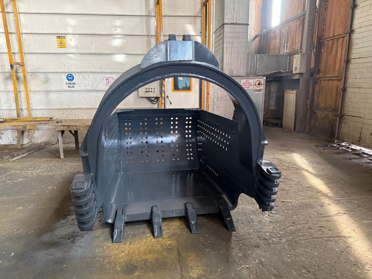 2025 Galen 2M3 Dragline Bucket, front view