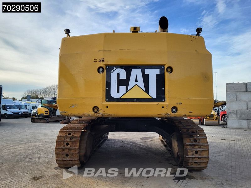 2012 Caterpillar 390 D L crawler excavator, rear view 2012 Caterpillar 390 D L crawler excavator, rear view