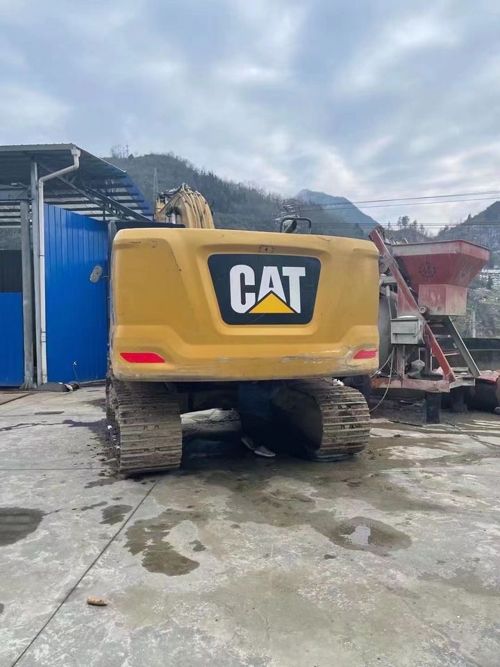2023 Caterpillar 320GC crawler excavator, rear view 2023 Caterpillar 320GC crawler excavator, rear view
