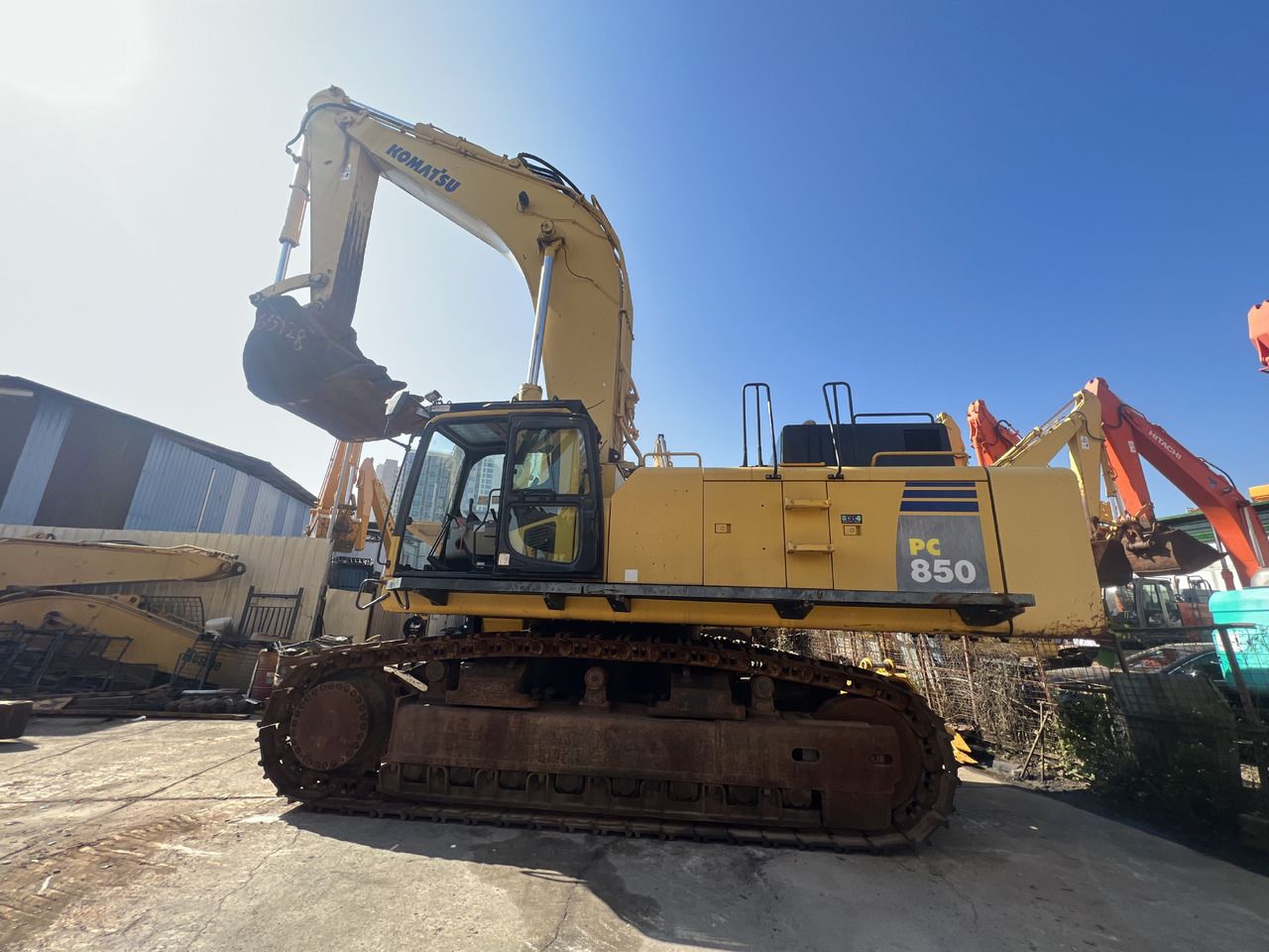 2013 Komatsu PC850 excavator side view 2013 Komatsu PC850 excavator side view