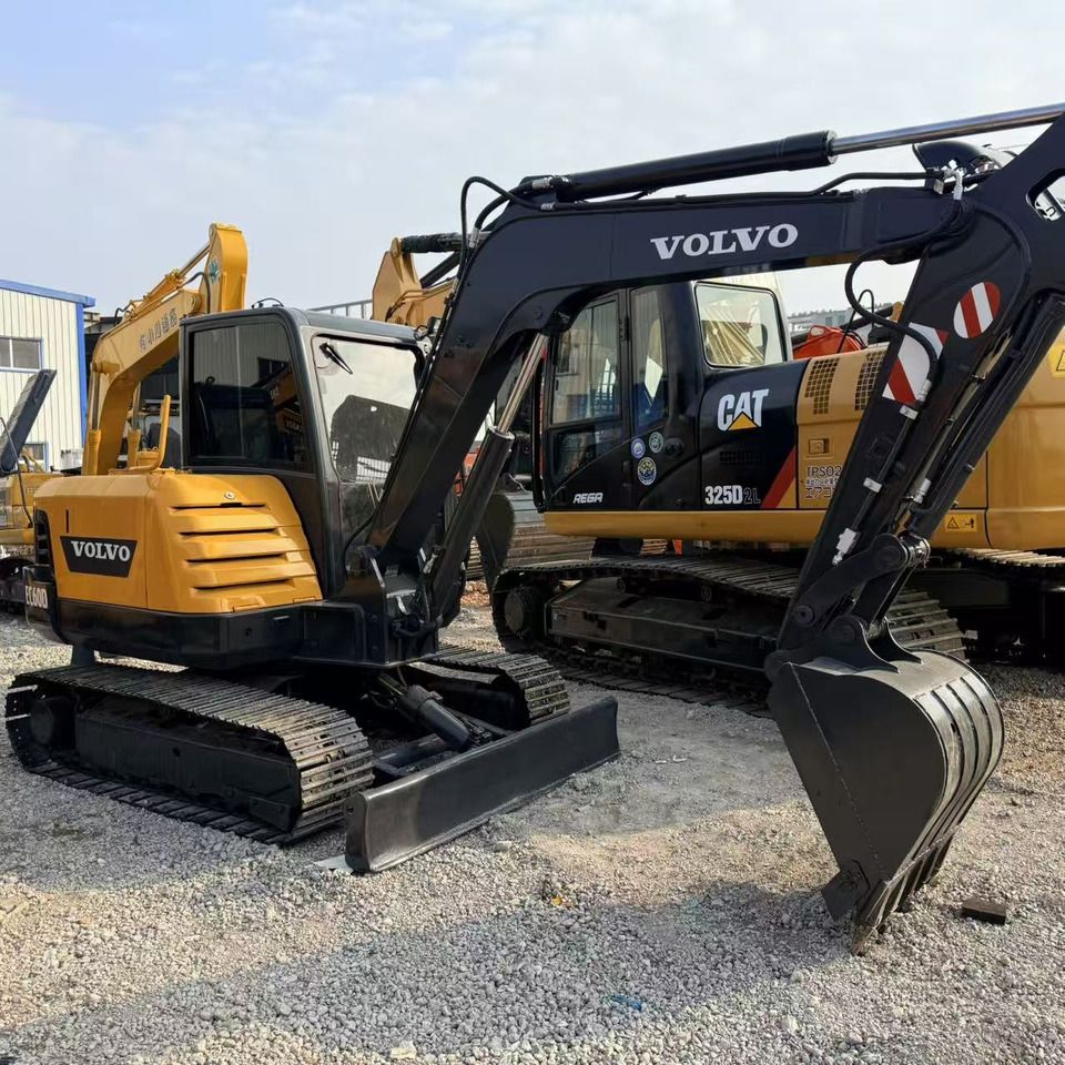 2023 Volvo EC60D crawler excavator, front three-quarter view 2023 Volvo EC60D crawler excavator, front three-quarter view