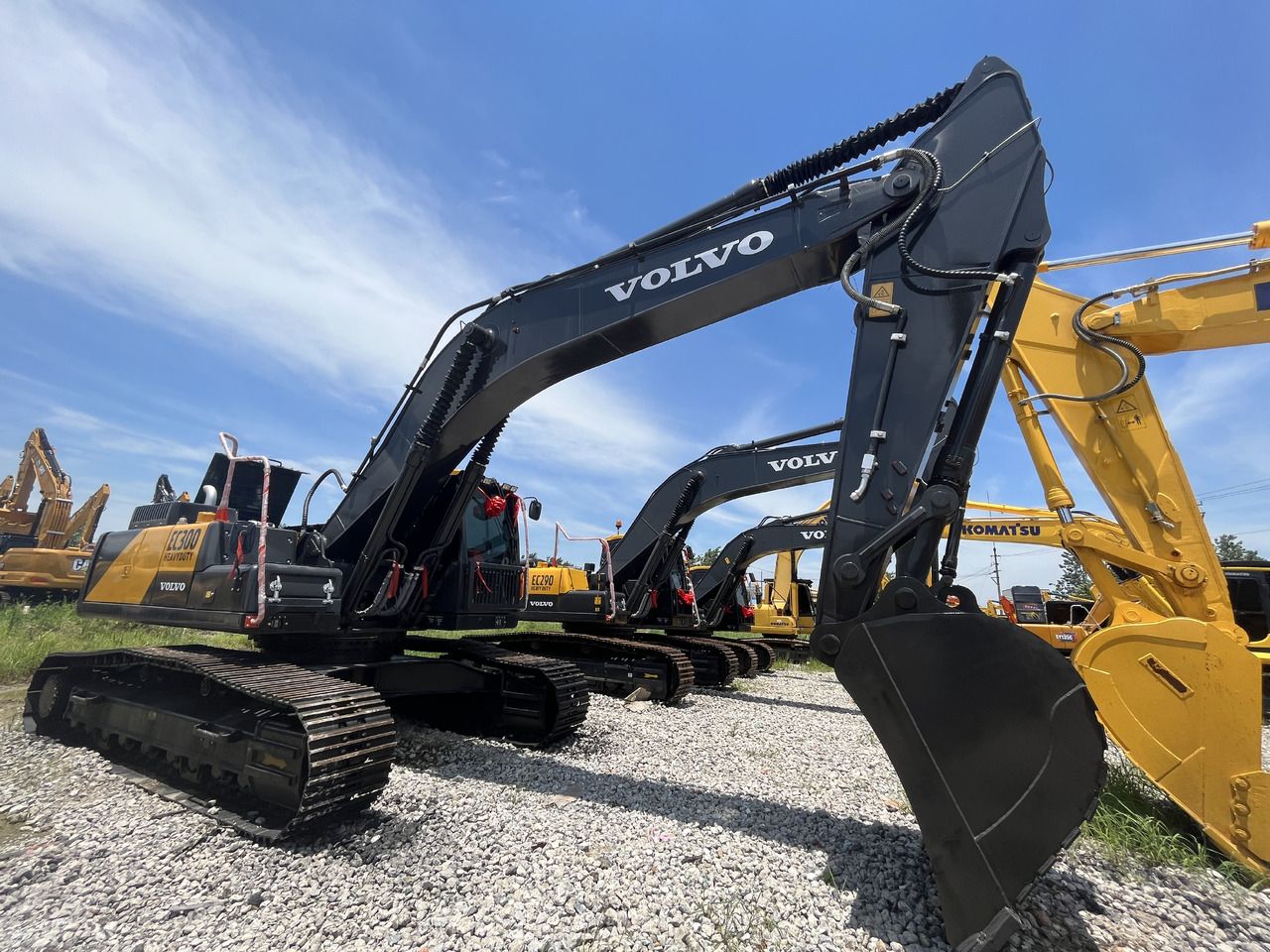 2023 Volvo EC300 crawler excavator, side view 2023 Volvo EC300 crawler excavator, side view